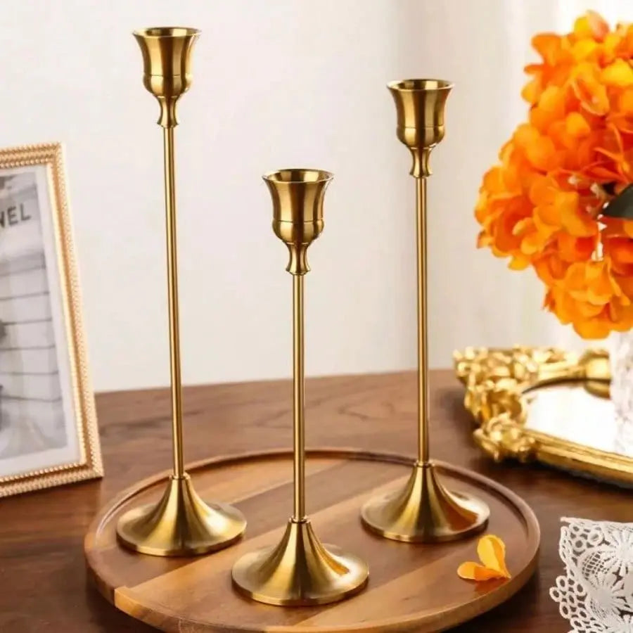 Set de 3 Portavelas Nórdicos Dorados en Metal – Decoración Elegante para Hogar y Eventos Especiales