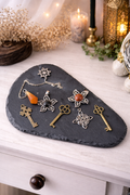 Set de Dijes y Péndulo Espiritual – Llaves, Piedras Naturales y Símbolos Energéticos